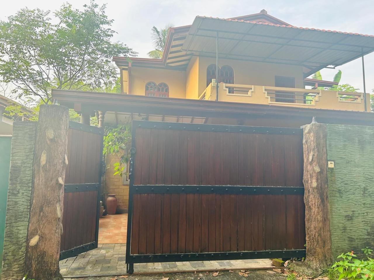 Keran Villa Wadduwa Exterior photo